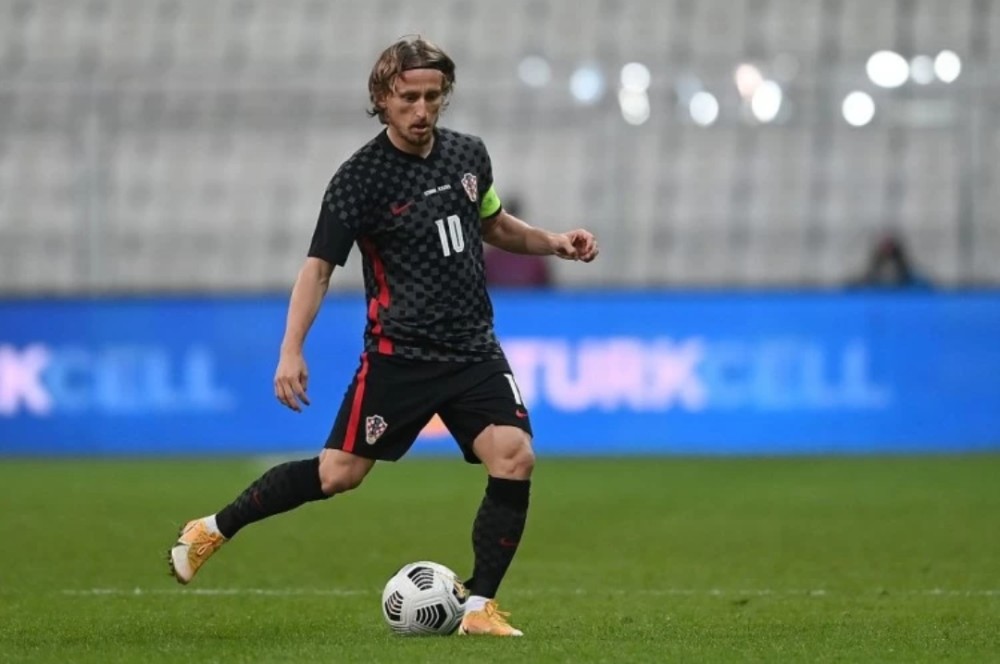  东部黑马崛起，魔术青年军连胜强敌  